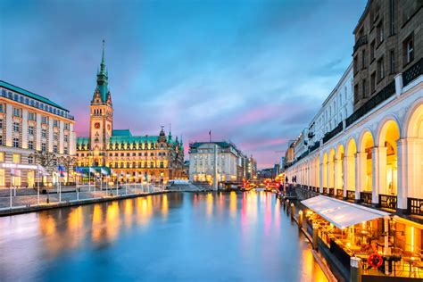 flights to hamburg germany from dtw